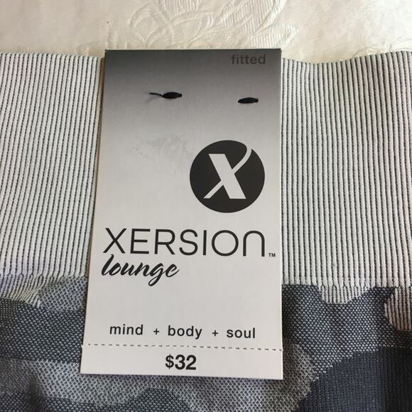 Xersion Lounge Camo Leggings Gray Large - Picture 8 of 11